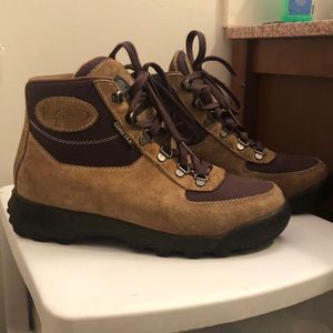 Vasque hiking boots